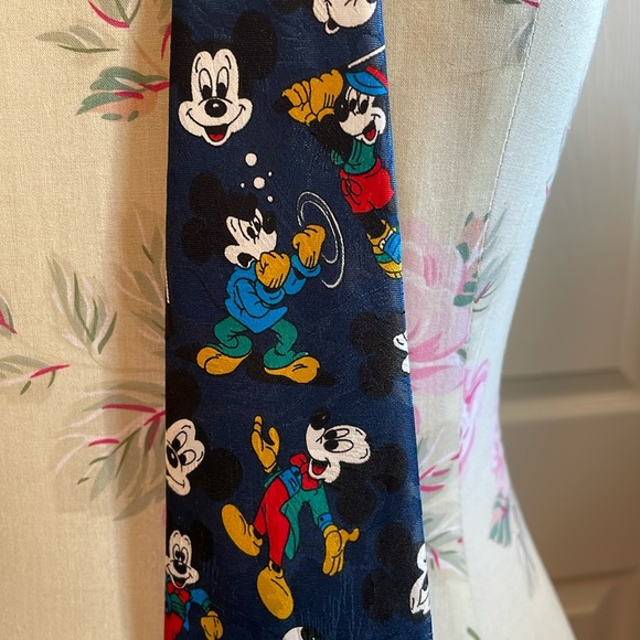 Men’s Mickey Mouse Tie - Picture 4 of 6